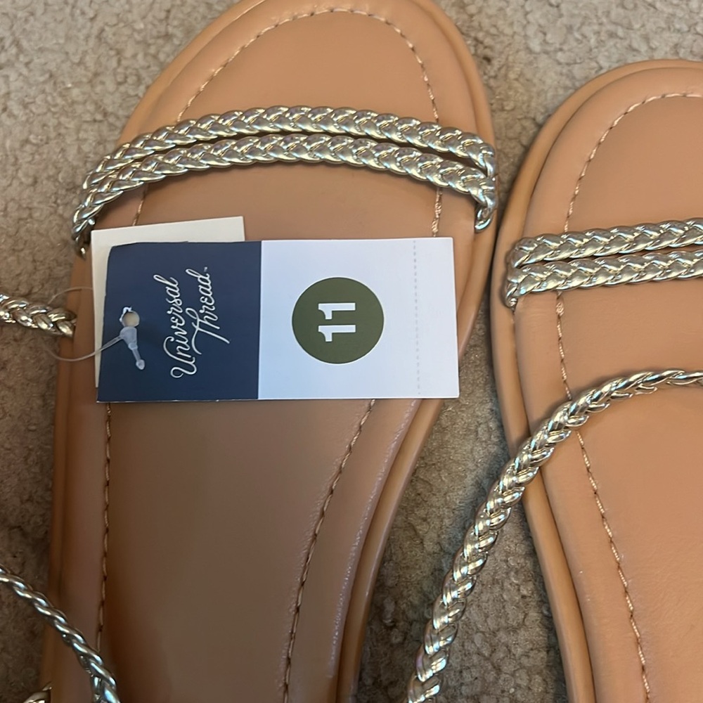 Universal Thread Gold Sandals NWT Size 11 - Picture 2 of 4
